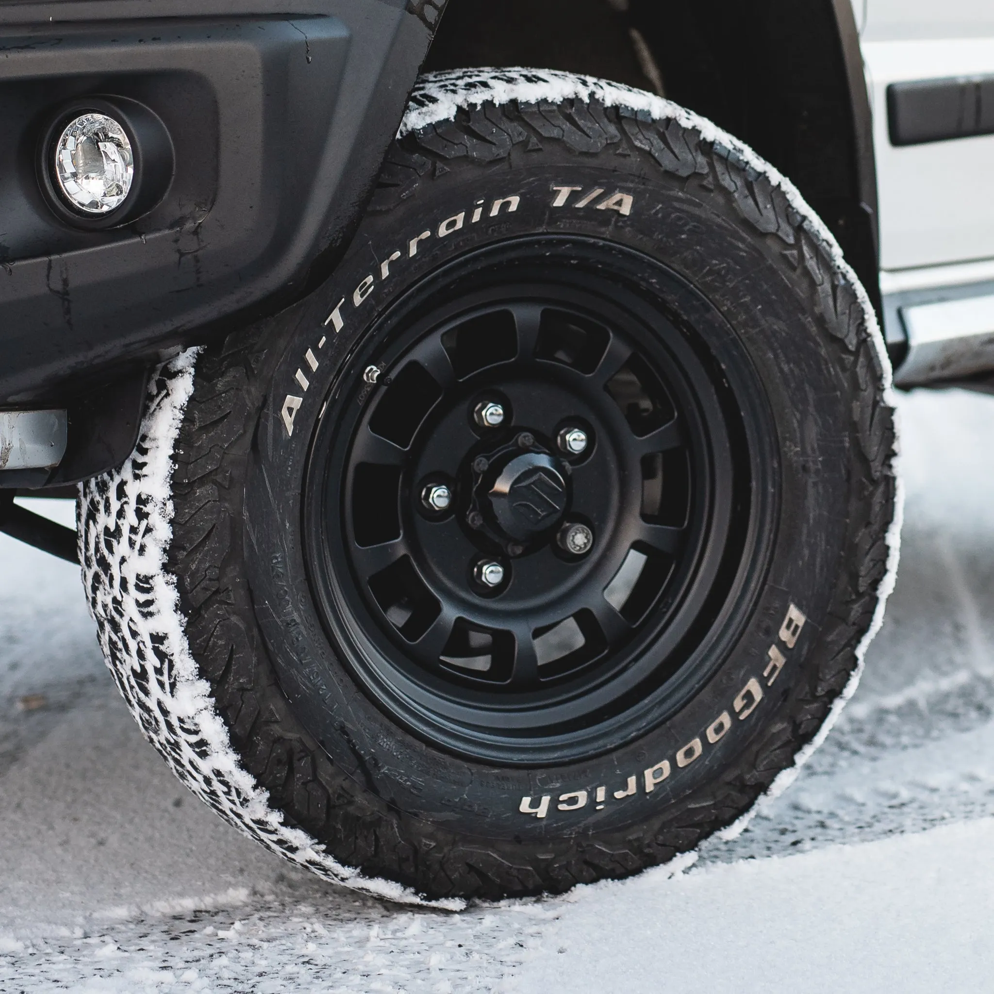 HIGH PEAK J-01 Wheel & Tyre Package for Suzuki Jimny (1998 )