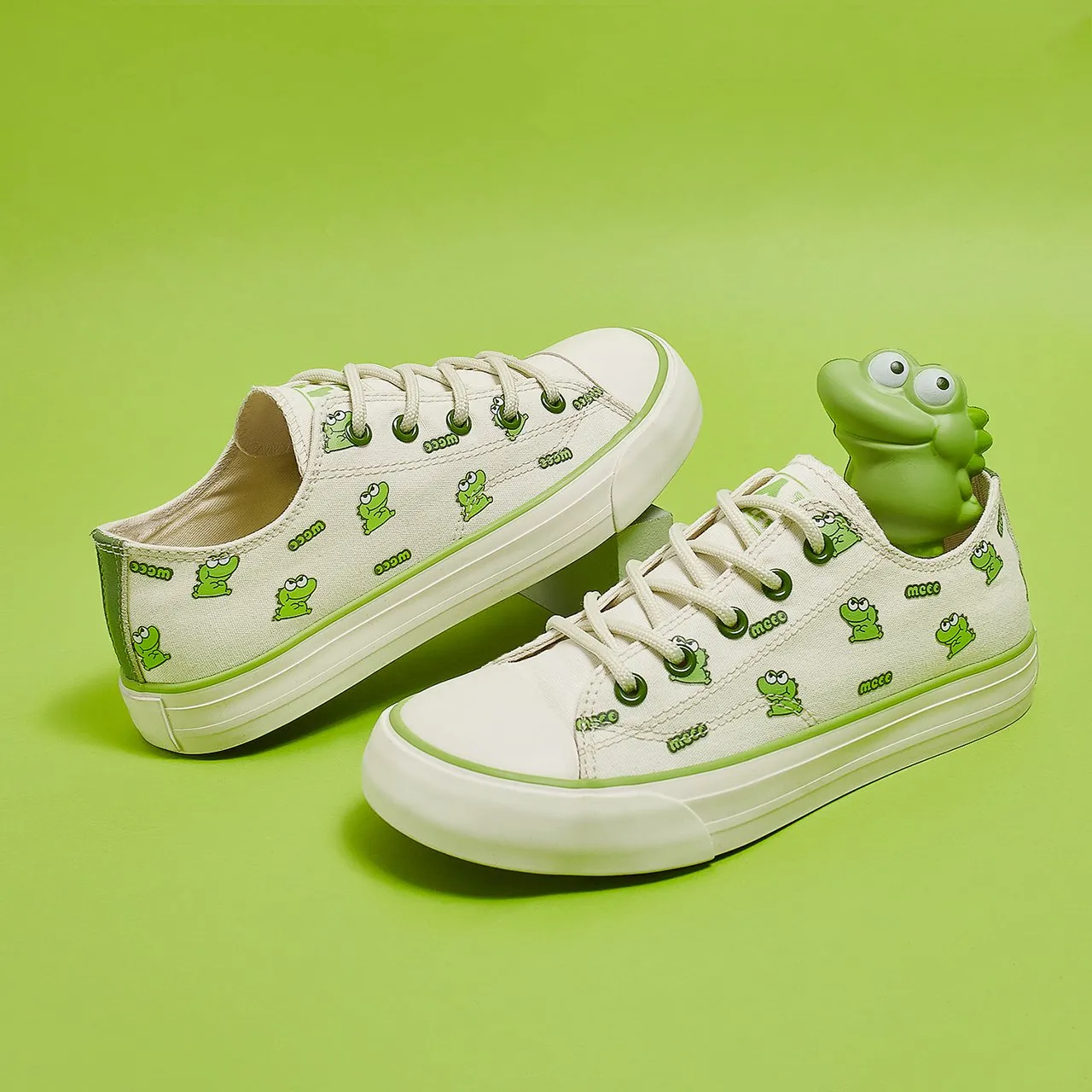 Matcha Color Cartoon Crocodile All-match Canvas Shoes
